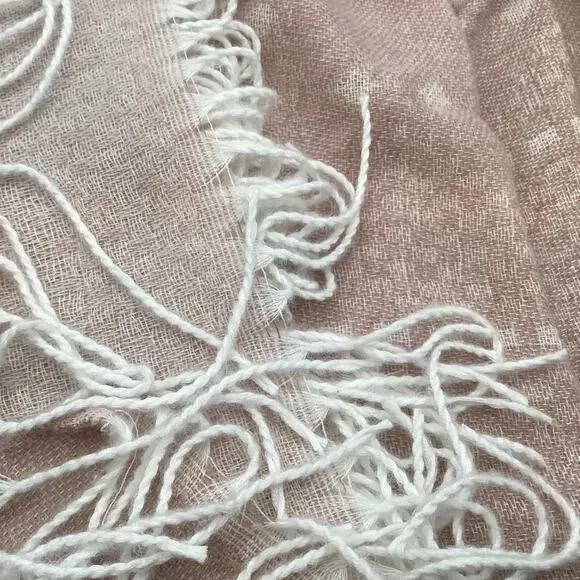 Gentle Fawn Light Pink Soft Wrap Fringed Layering Blanket Scarf Size M/L NWT - Picture 7 of 8
